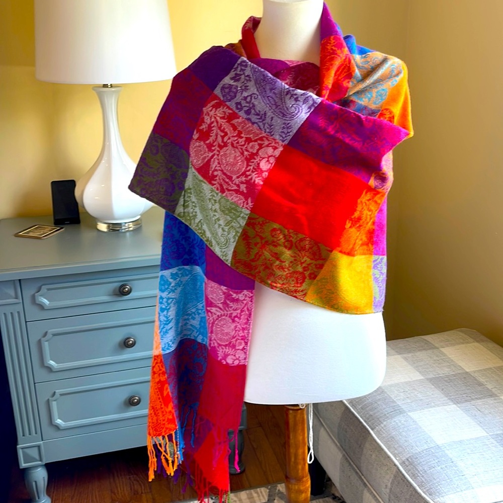 Vivid Versatile multi-colored scarf / pashmina